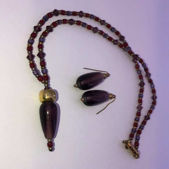 16 3/4" Red And Purple Beaded Necklace with Matching Earrings - Picture 10 of 13
